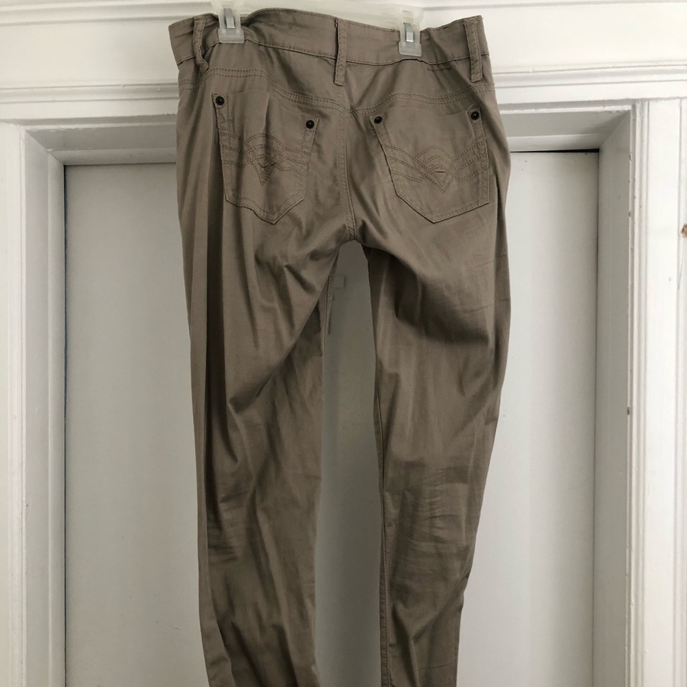 Tan colored pants - Picture 2 of 3